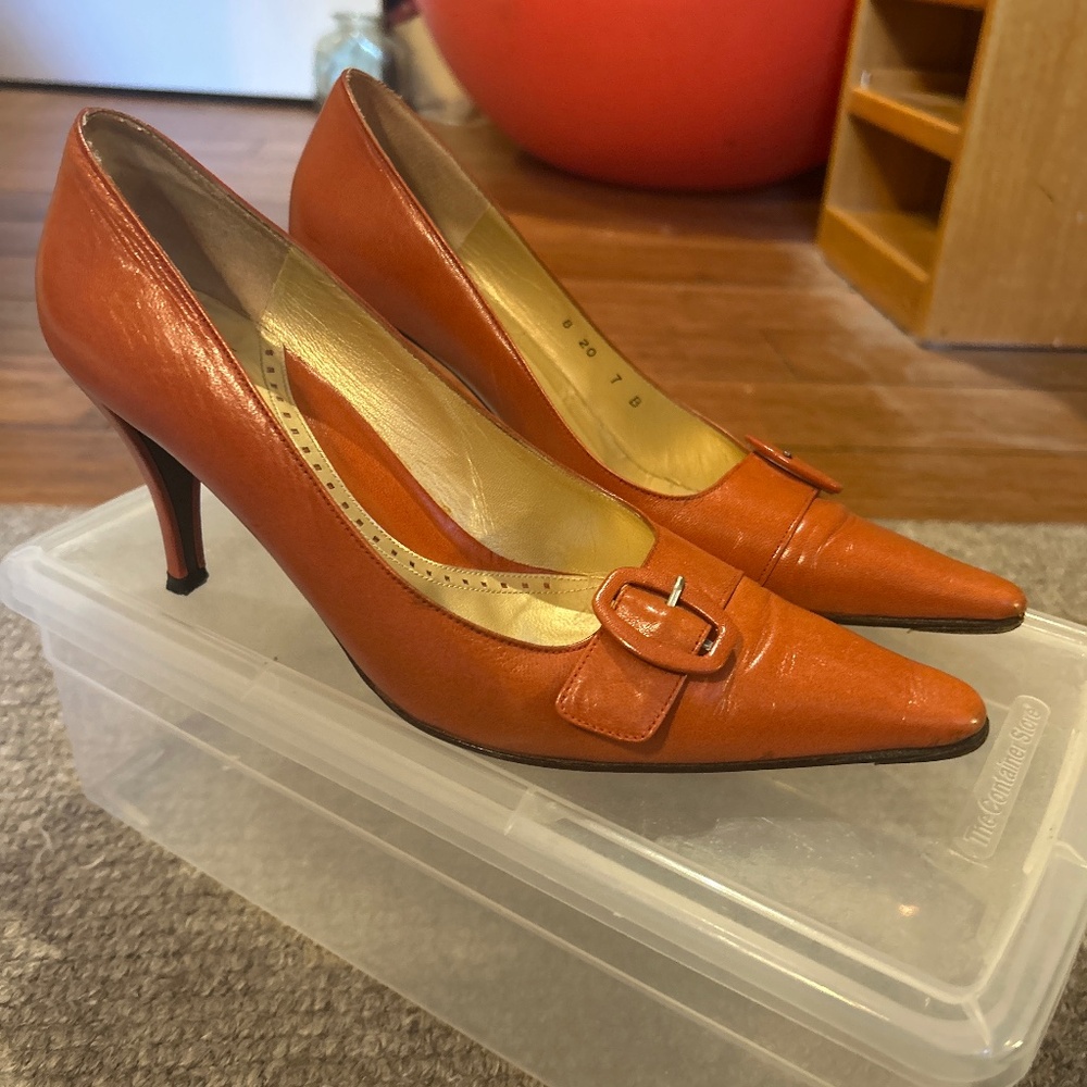 Charles Jourdan Paris Classic Leather Pumps Sz 7B 90’s vintage
